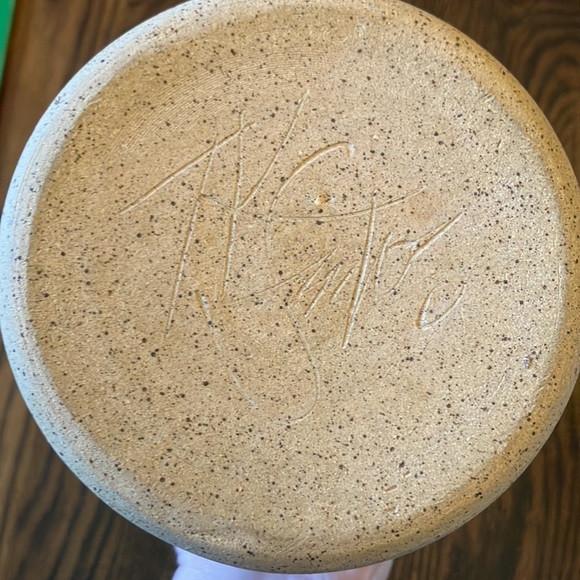 Pretty Unique Pottery Piece - Picture 6 of 6